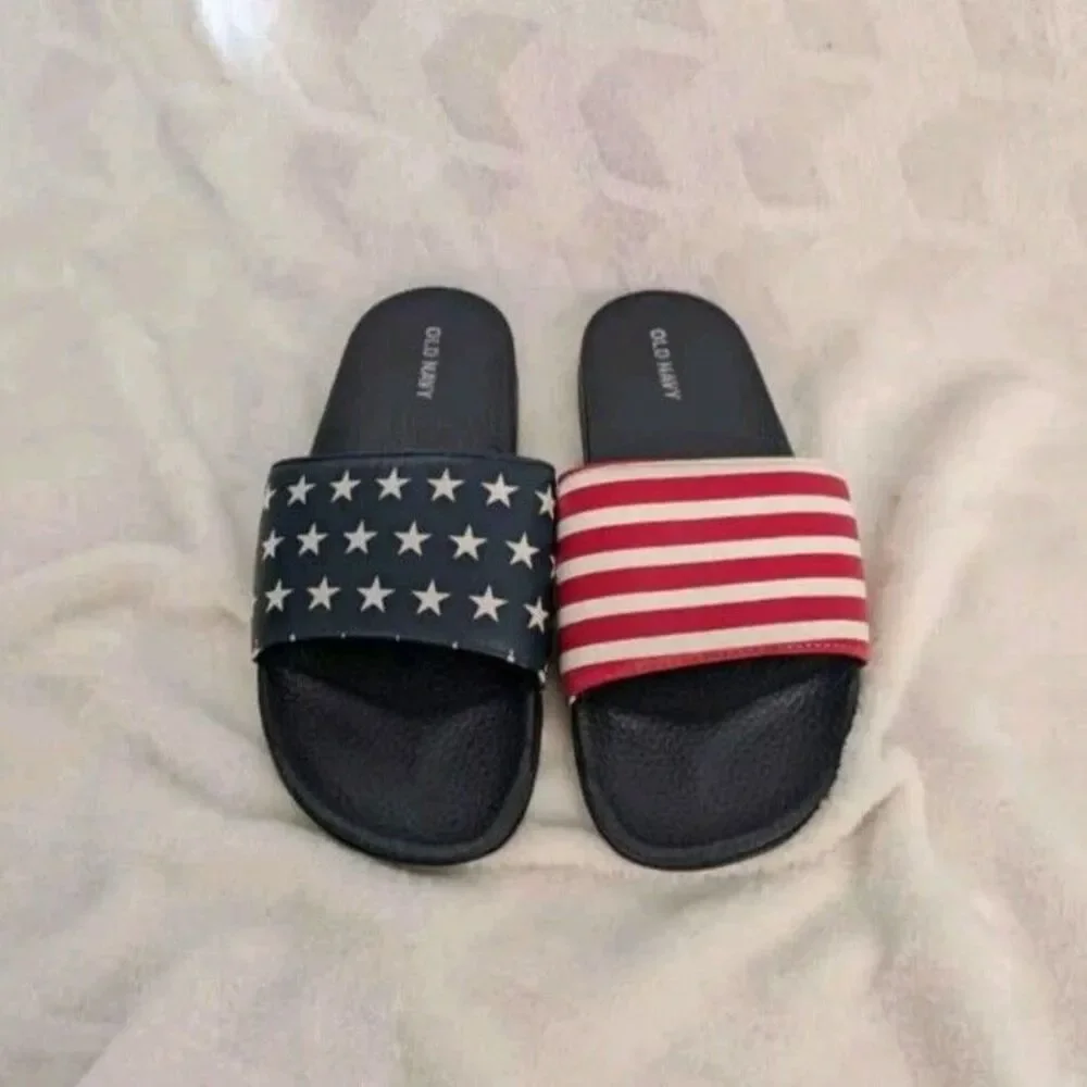 Youth Old Navy Americana Slides - Size 3-4